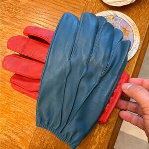 Lamb skin leather gloves 5 pairs 2 are size L and 3 are XL